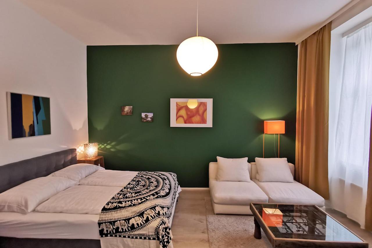 Vienna Palm Apartments Екстериор снимка