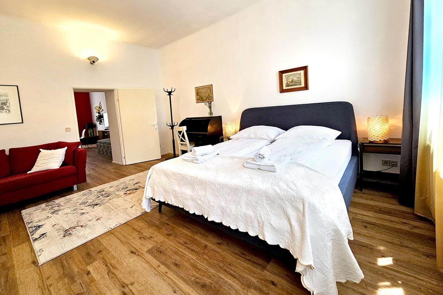 Vienna Palm Apartments Екстериор снимка