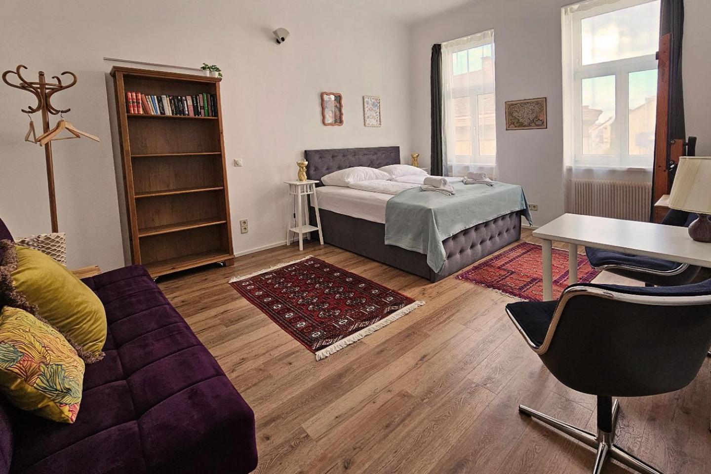 Vienna Palm Apartments Екстериор снимка